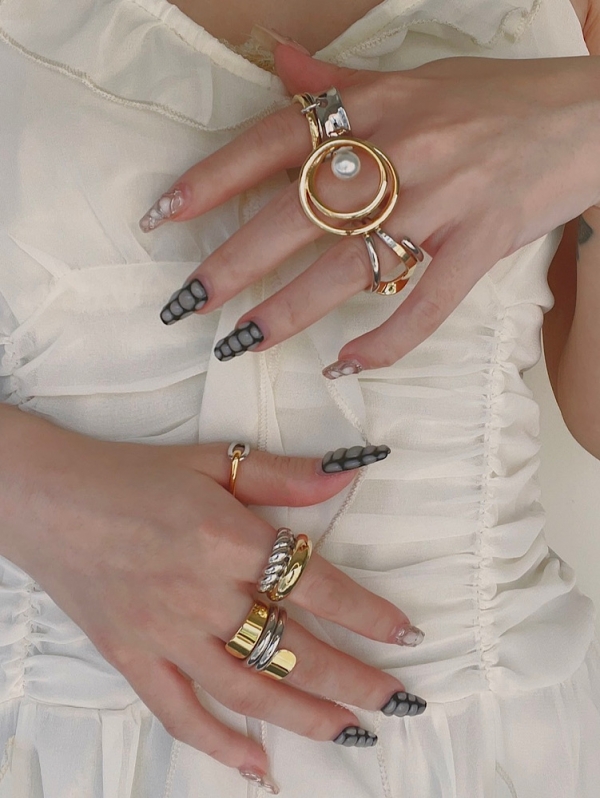 six shells ring